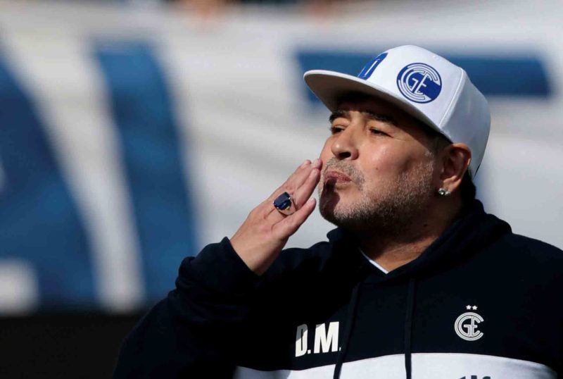 El astro del futbol mundial Diego Armando Maradona falleció el 25 de noviembre del 2020 en Argentina, a los 60 años. (Foto Prensa Libre: EFE)