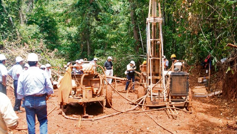 La licencia minera de Fénix fue emitida en el 2006, la CC ordenó hacer consulta comunitaria. (Foto, Prensa Libre: Hemeroteca PL).