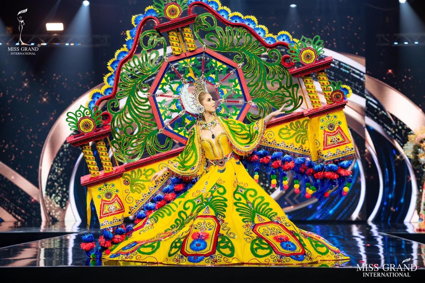 Ivana Batchelor ganó en la categoría Mejor Traje Nacional con el diseño Xecul Occidental, en Miss Grand International. (Foto Prensa Libre: Facebook Miss Grand Internacional).