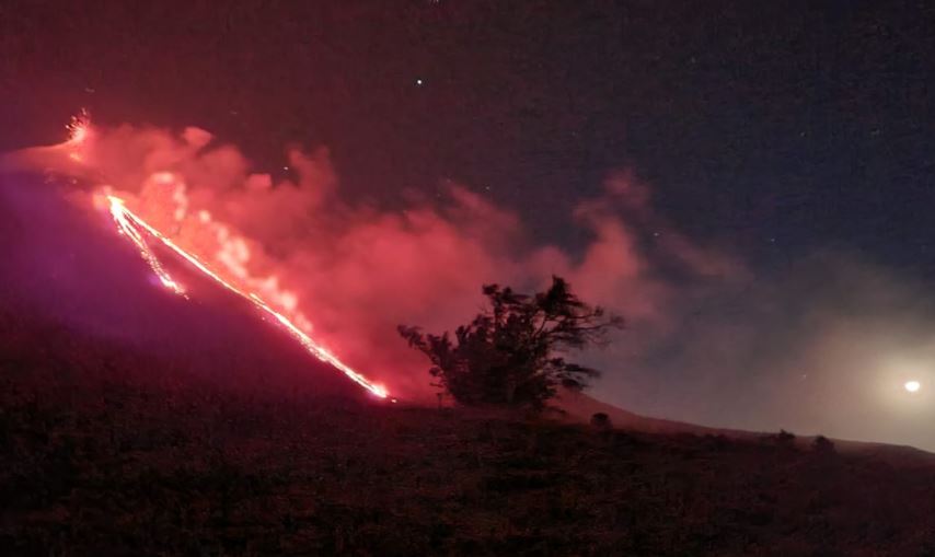 El Volcán de Pacaya registra actividad desde hace varios días. (Foto Prensa Libre: Conred)
