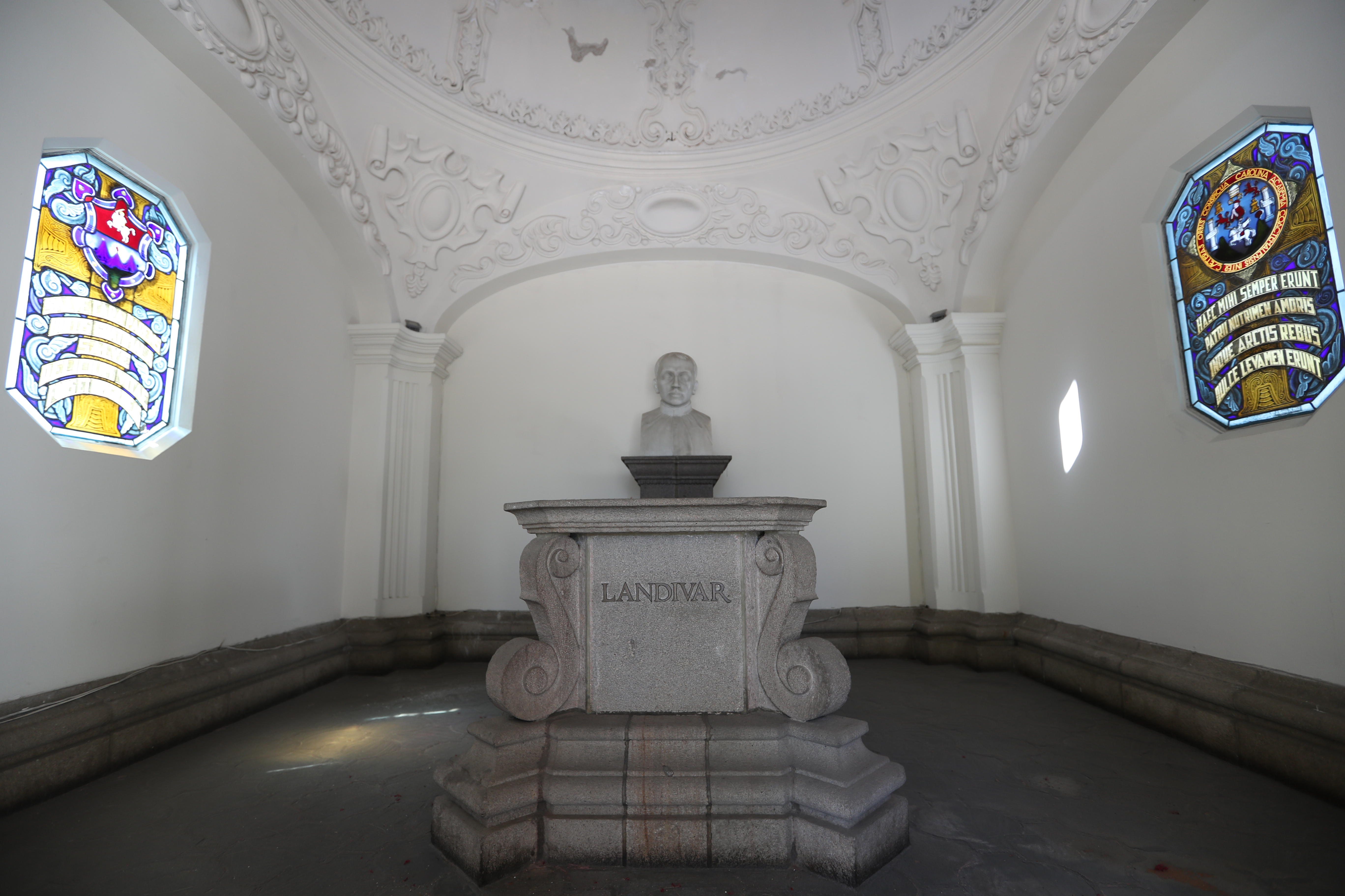 Rafael Landívar es recordado en distintos espacios arquitectónicos por su trayectoria.