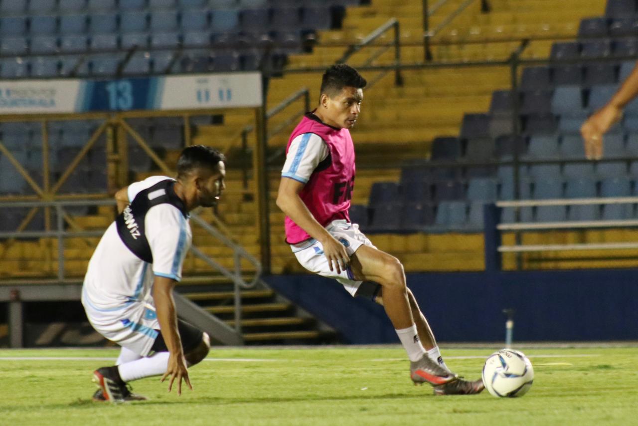 La Selección de Guatemala se entrenó en el Doroteo Guamuch Flores, donde el miércoles enfrentará a Cuba. (Foto Fedefut).
