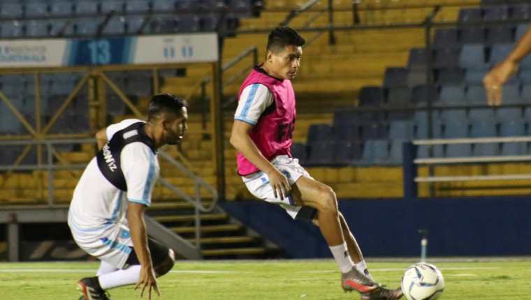La Selección de Guatemala se entrenó en el Doroteo Guamuch Flores, donde el miércoles enfrentará a Cuba. (Foto Fedefut).