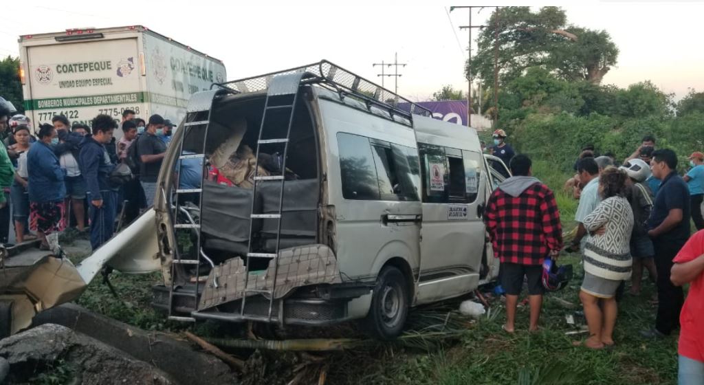 Cuatro personas murieron en el accidente de tránsito en Coatepeque, Quetzaltenango. (Foto Prensa Libre: Alexánder Coyoy)