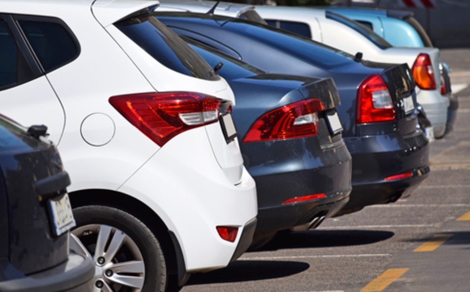 100 autos misteriosamente dejan de funcionar al mismo tiempo en Inglaterra. (Foto tomada de Milenio.com)