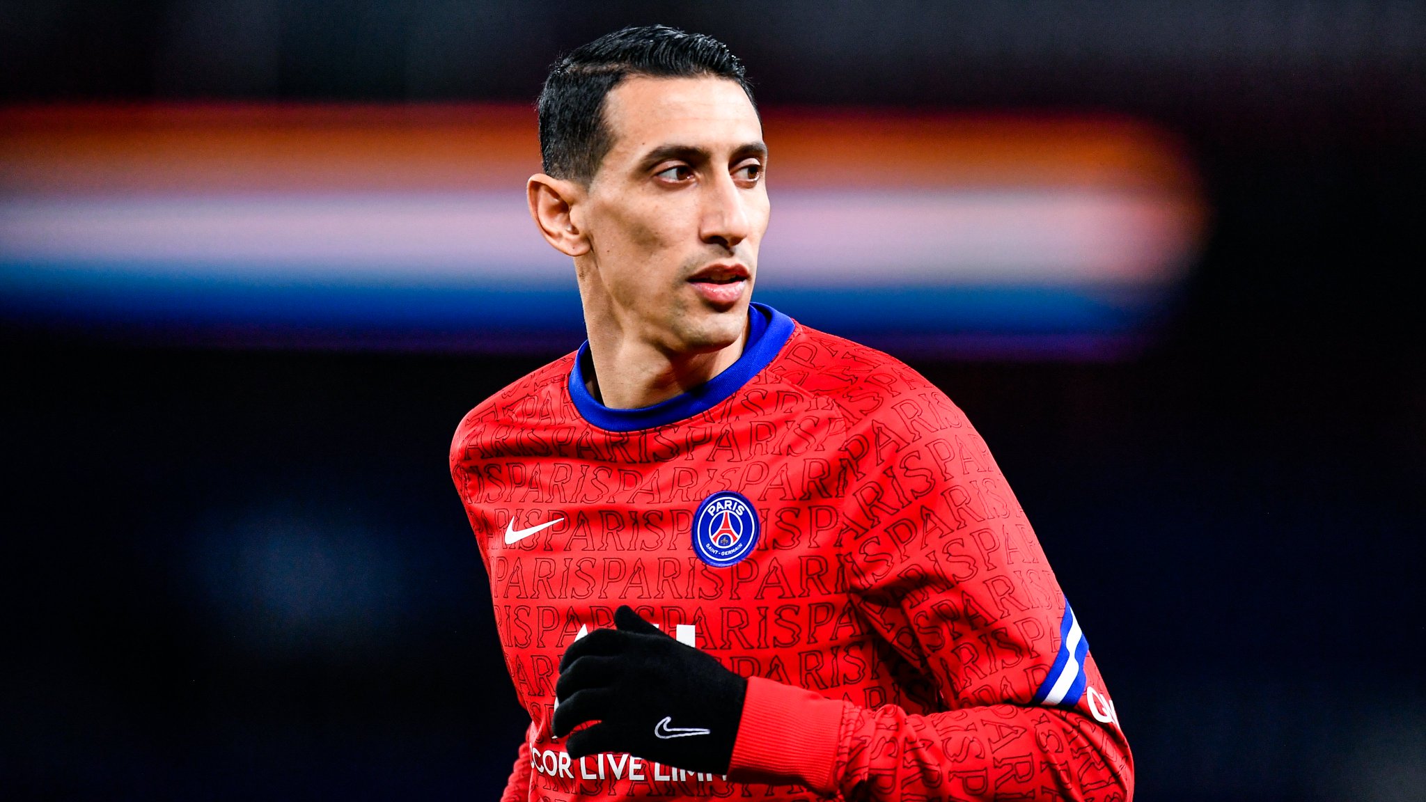 Ángel Di María tuvo que dejar el partido de este domingo del París SG. (Foto París SG).