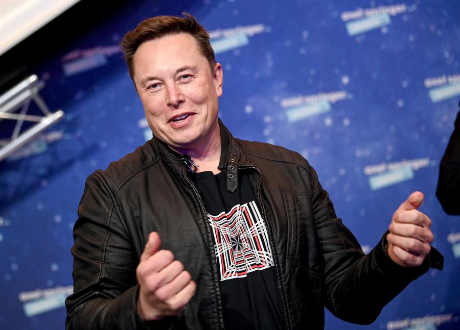 Elon Musk ha llevado un nivel más allá la afición de Silicon Valley por adoptar nombres para cargos que se salen de la ortodoxia empresarial como "ninja", "jedi", "consejero de felicidad" o "futurista jefe". (Foto Prensa Libre: EFE)