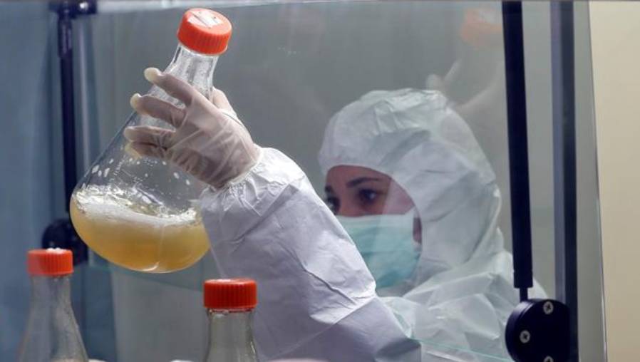 China autoriza ensayos clínicos de vacuna contra el coronavirus que se inhala. (Foto Prensa Libre: EFE)