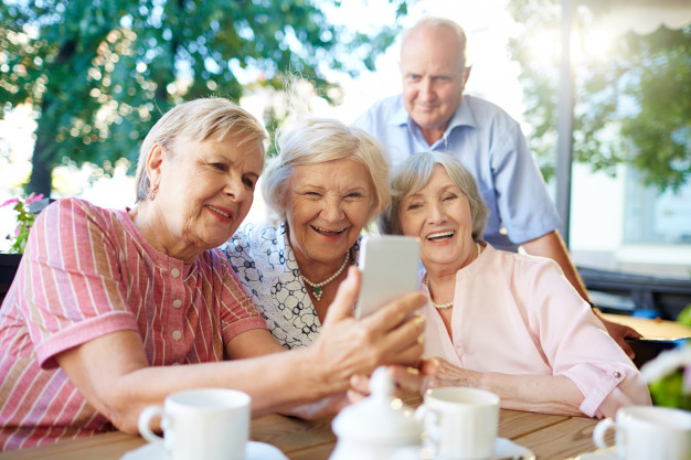 Este nuevo estudio puede ayudar a mejorar la calidad de vida de los adultos mayores. (Foto Prensa Libre: Freepik) 