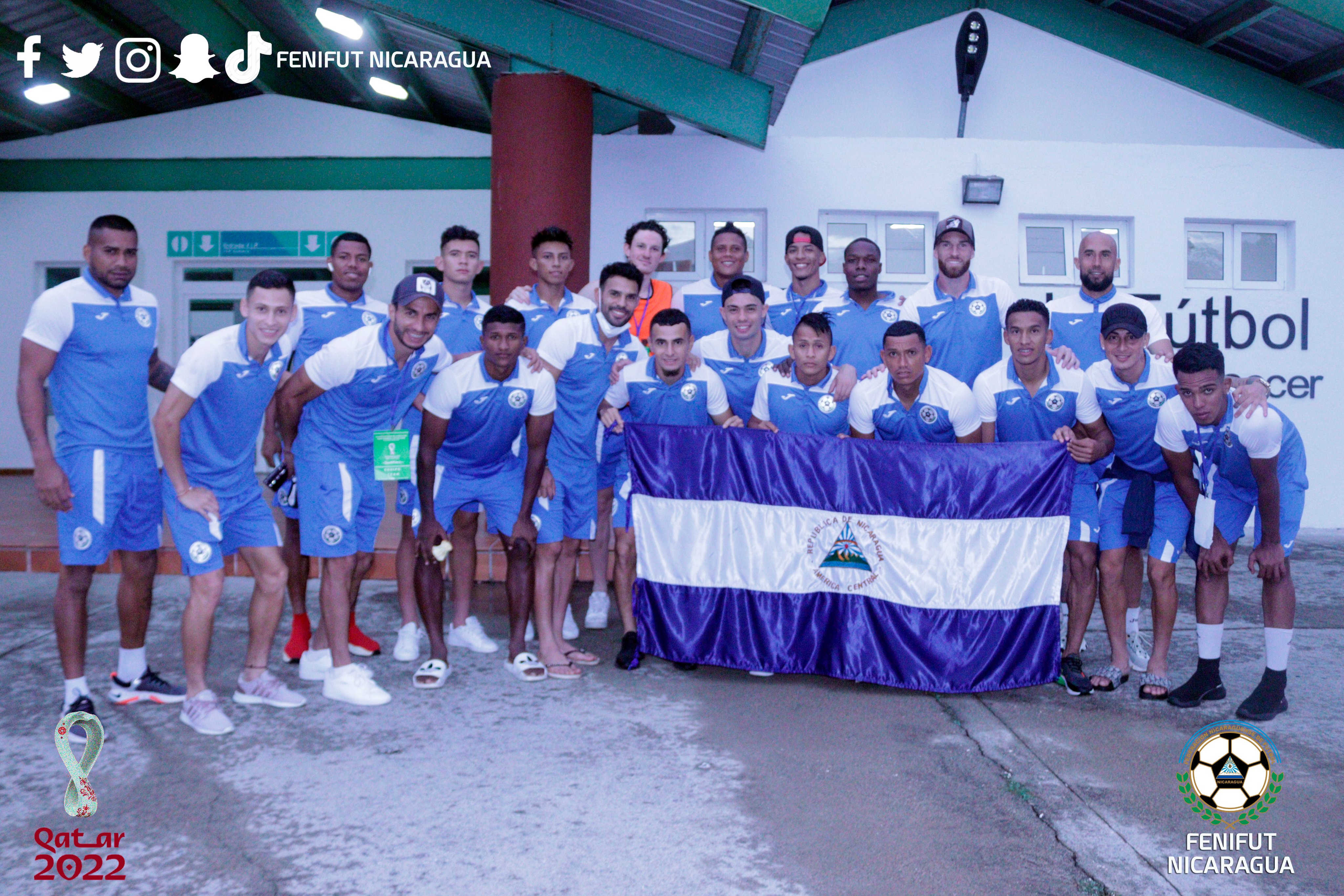 La Selección de Nicaragua muestra su alegría después de debutar con goleada contra Islas Turcas y Caicos. (Foto Federación de Nicaragua=.