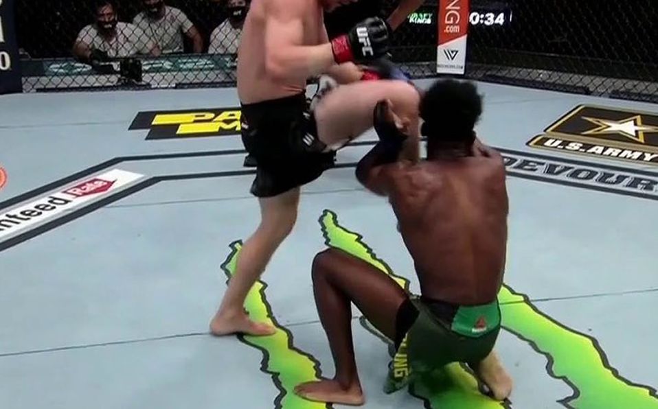 El rodillazo ilegal de un luchador por el que fue descalificado y despojado del cinturón de UFC