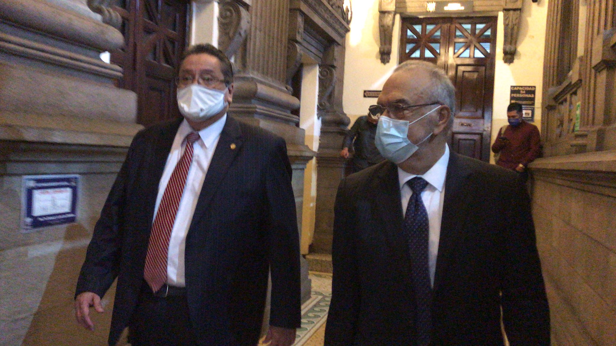 Luis Rosales y Antonio Arenales ingresan al Congreso. (Foto: José Castro)