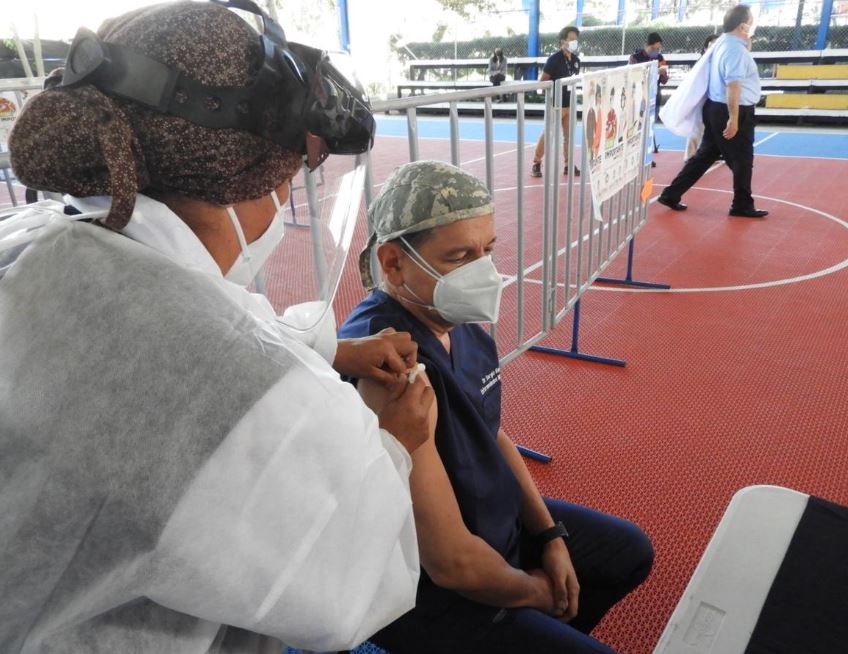 La vacunación en Guatemala avanza a paso lento, criticaron empresarios. (Foto Prensa Libre: Hemeroteca)