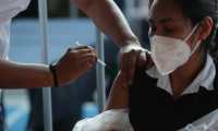 Ministerio de Salud da inicio de vacunacin con las vacunas donadas por el Pais de India en el polideportivo de Gerona vacunaron a 90 personas entre mdicos y enfermeras del Hospital de la PNC y el centro de Salud zona 1.

Fotografia. Erick Avila:       03/03/2021