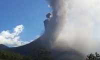 Actividad del volcán de Pacaya durante la mañana de este 3 de marzo.