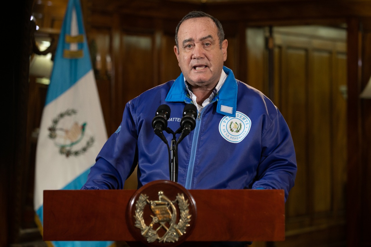 Los cambios a la Ley de Contrataciones del Estado dependen ahora del presidente Alejandro Giammattei. Fotografía: Presidencia. 