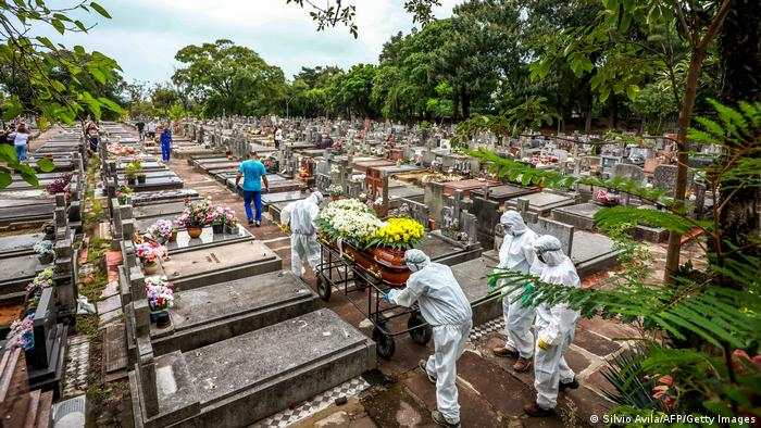 Brasil registra por primera vez más de cuatro mil muertos por ...