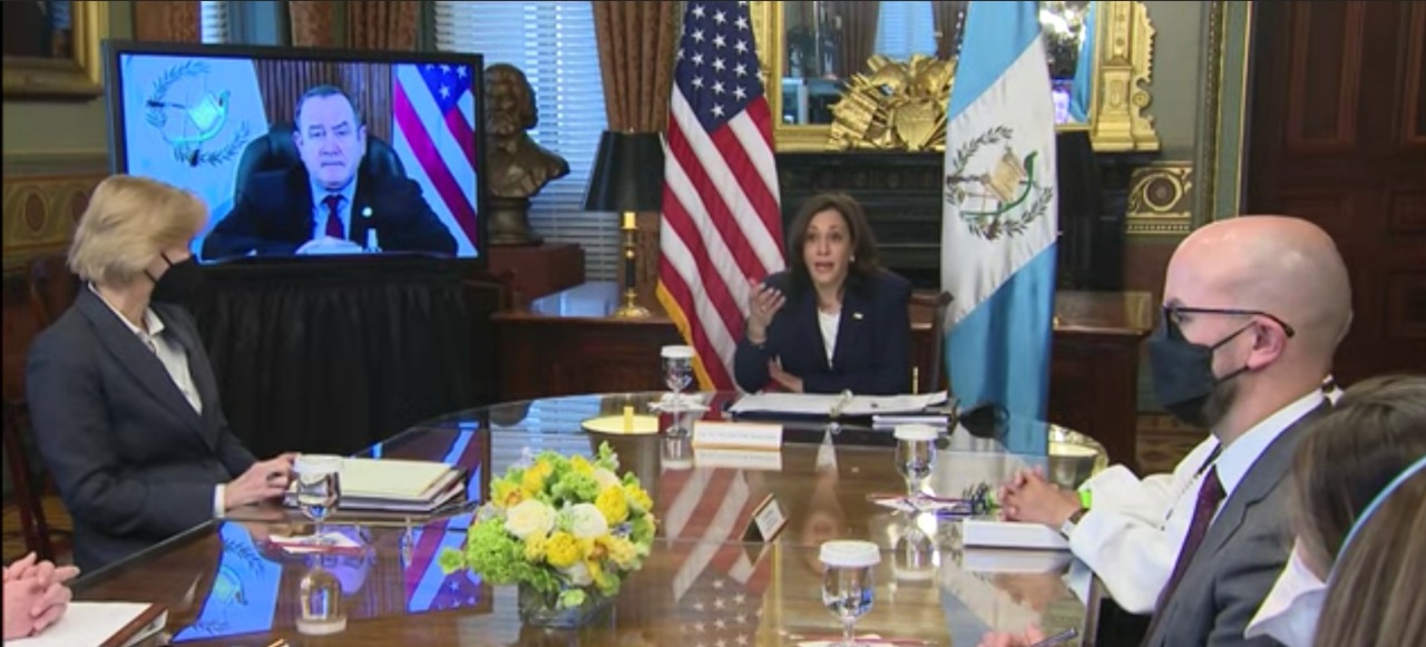 La vicepresidenta de EE. UU., Kamala Harris,  no solo vino al país, sino que ha sostenido reuniones virtuales y llamadas telefónicas con el presidente Alejandro Giammattei. (Foto Prensa Libre:Hemeroteca PL)