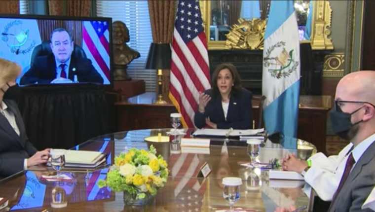 La vicepresidenta de EE. UU., Kamala Harris,  no solo vino al país, sino que ha sostenido reuniones virtuales y llamadas telefónicas con el presidente Alejandro Giammattei. (Foto Prensa Libre:Hemeroteca PL)