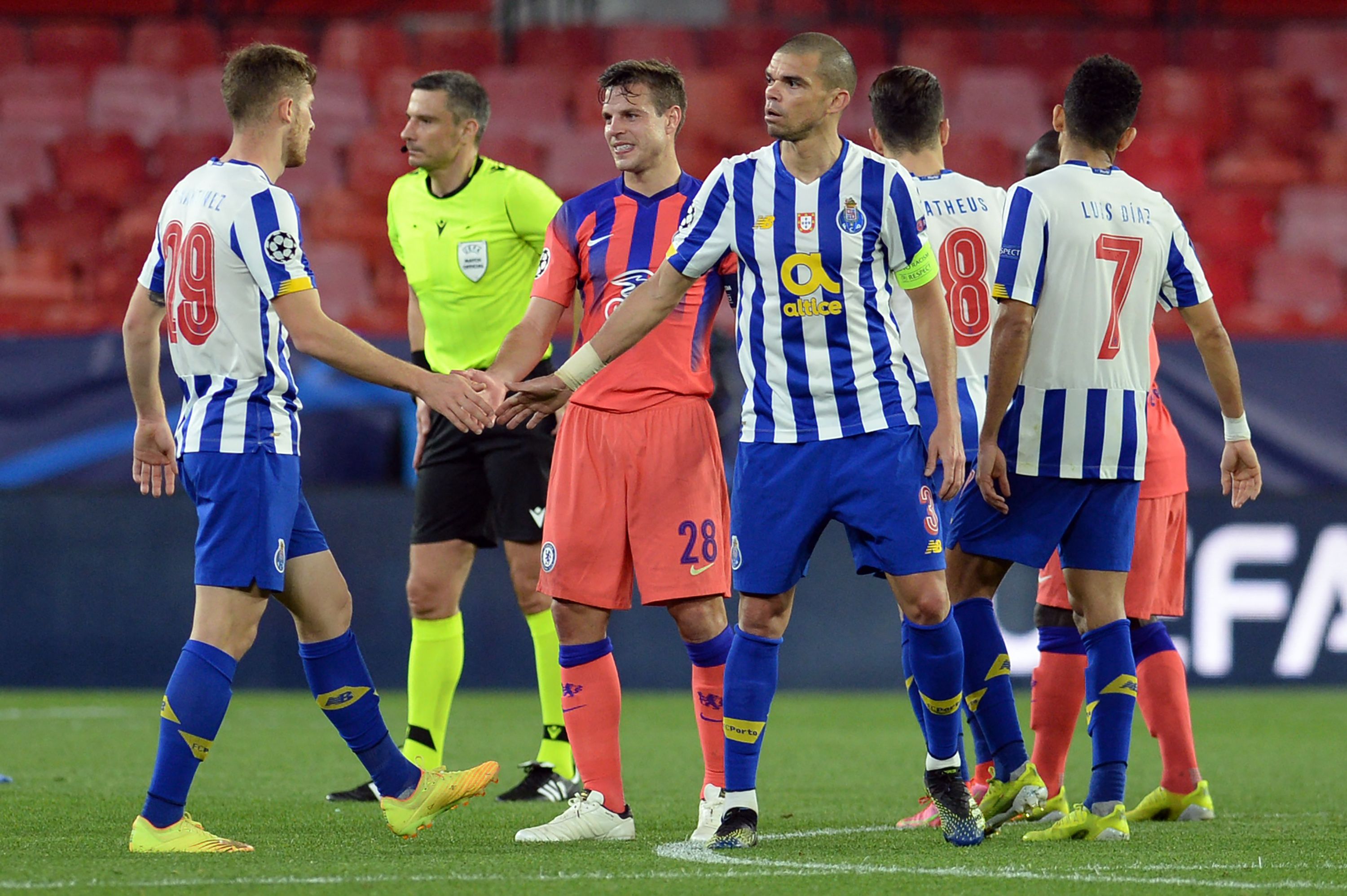 El Porto va en busca de un milagro y el Chelsea por el trámite para avanzar a semifinales. Foto Prensa Libre: AFP.
