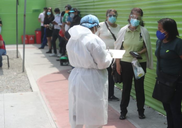 Guatemala mantiene medidas de prevención por el avance del covid-19. (Foto Prensa Libre: Érick Ávila) 