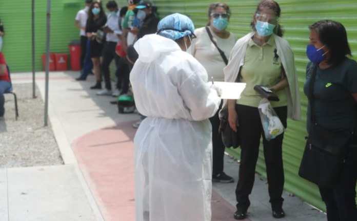 Guatemala mantiene medidas de prevención por el avance del covid-19. (Foto Prensa Libre: Érick Ávila) 