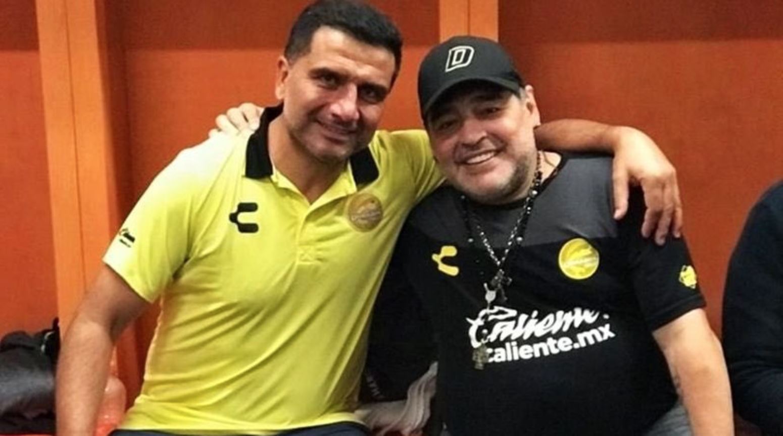 José María “Pancho” Martínez junto a Diego Maradona. (Foto Prensa Libre: Tomada de @soycanario)