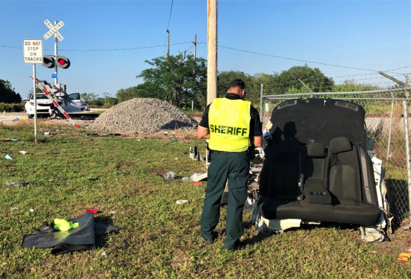De acuerdo con la oficina del alguacil de Polk, ninguno de los ocupantes del vehículo llevaba puesto el cinturón de seguridad.  (Foto Prensa Libre: Oficina Del Alguacil Del Condado Polk)