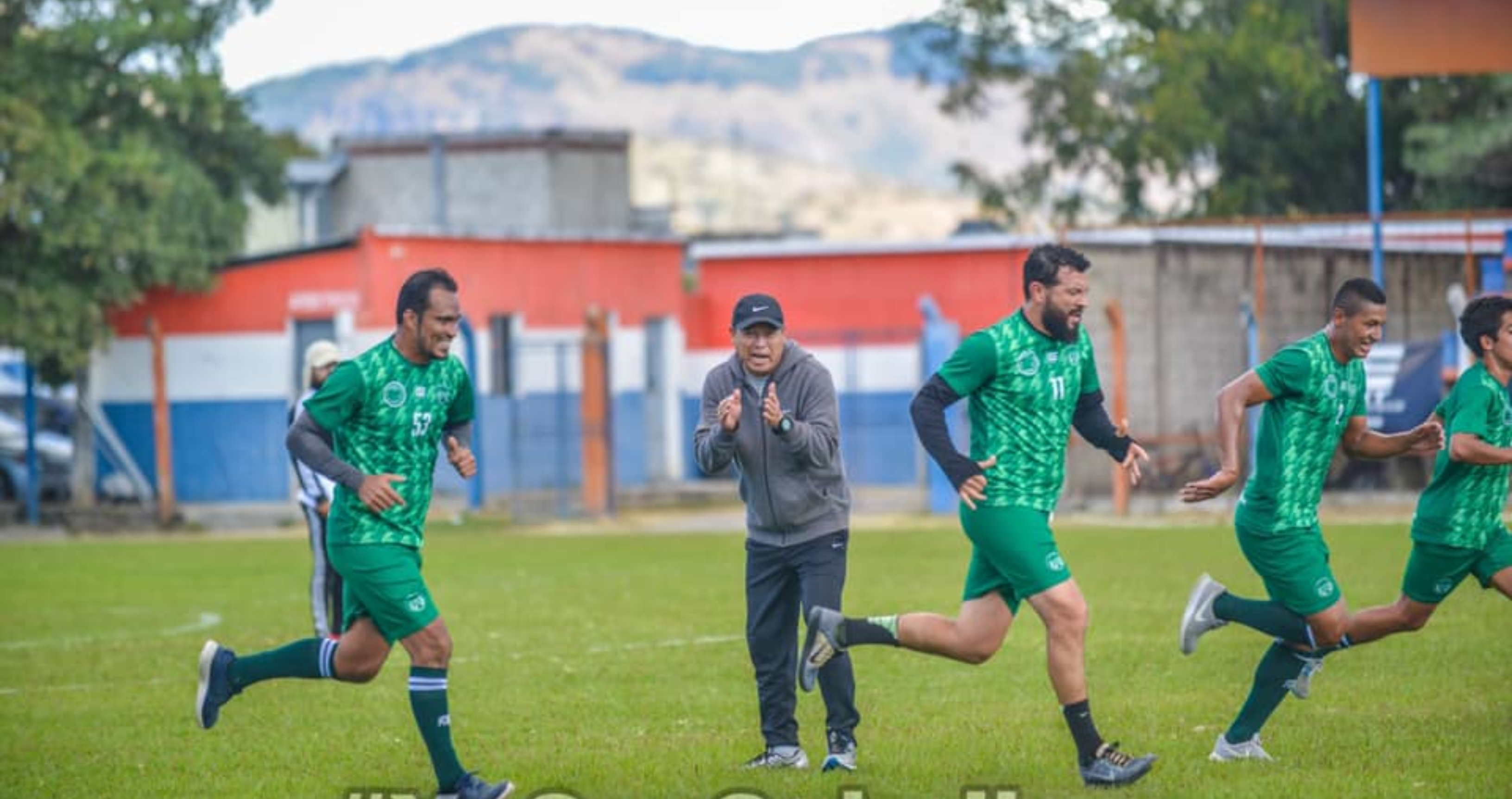 Marlon Iván León llegó a Achuapa en noviembre de 2020 tras el despido de Irving Olivares. El 14 de abril fue cesado del cargo. Foto Prensa Libre: Deportivo Achuapa. 