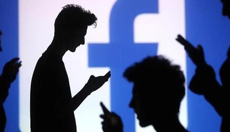 Los datos de más de 500 millones de usuarios de Facebook fueron vulnerados por criminales cibernéticos. (Foto Prensa Libre: HemerotecaPL)
