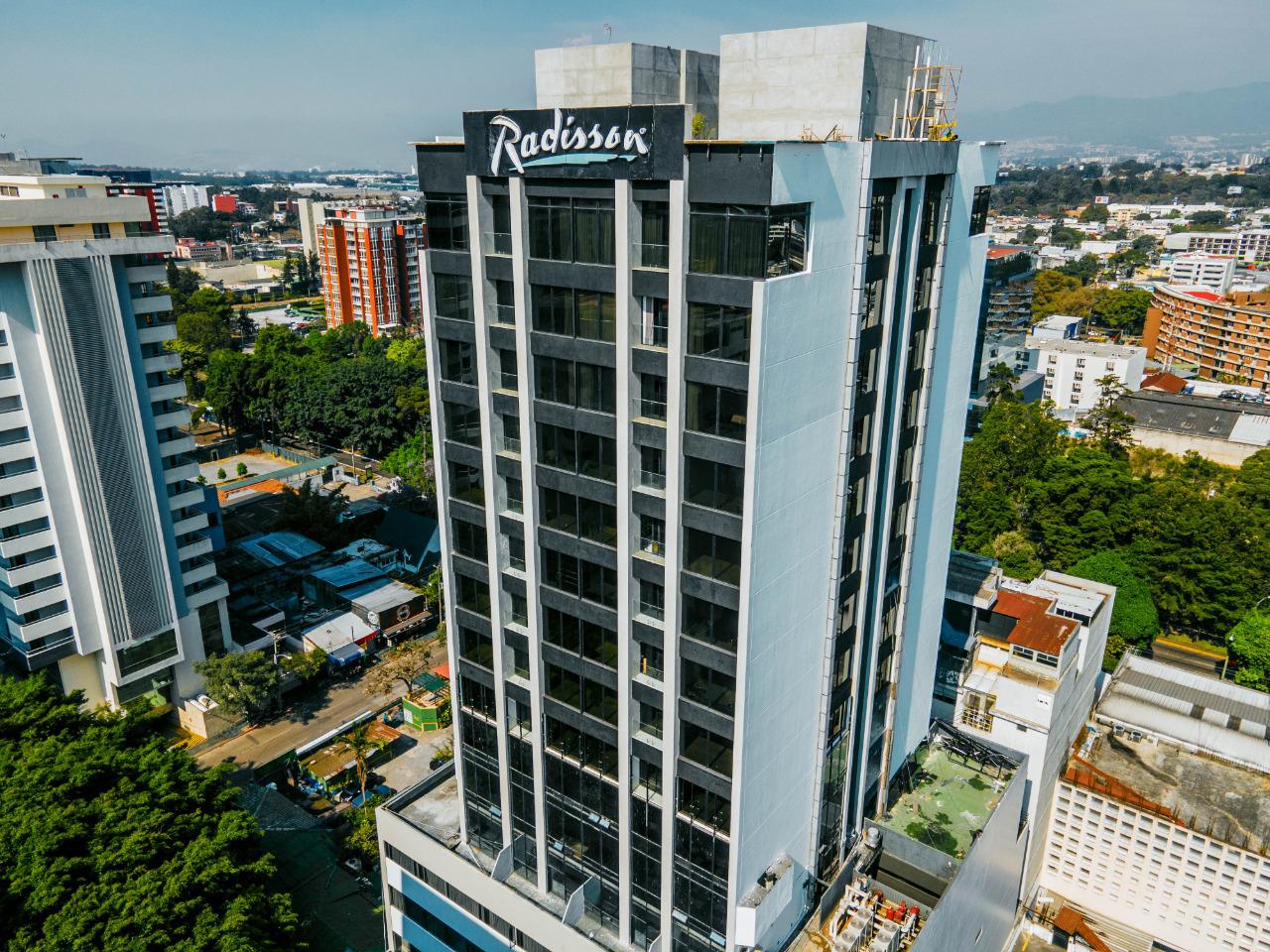 El hotel Radisson Hotel & Suites Guatemala renovó todas sus instalaciones para un mejor servicio para sus clientes. Foto Prensa Libre: Cortesía.