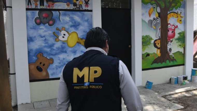 Las autoridades ya abrieron una investigación por el caso de la niña y su hermana rescatadas en Amatitlán. (Foto Prensa Libre: MP)