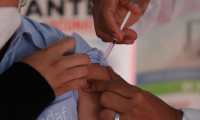 Personal de primera linea asisten a inmunizarse  en las instalaciones de Gerona, zona 1. Personal mdico recibe la vacuna para prevenir el COVID-19. 






Fotografa  Esbin Garcia 05-04-21