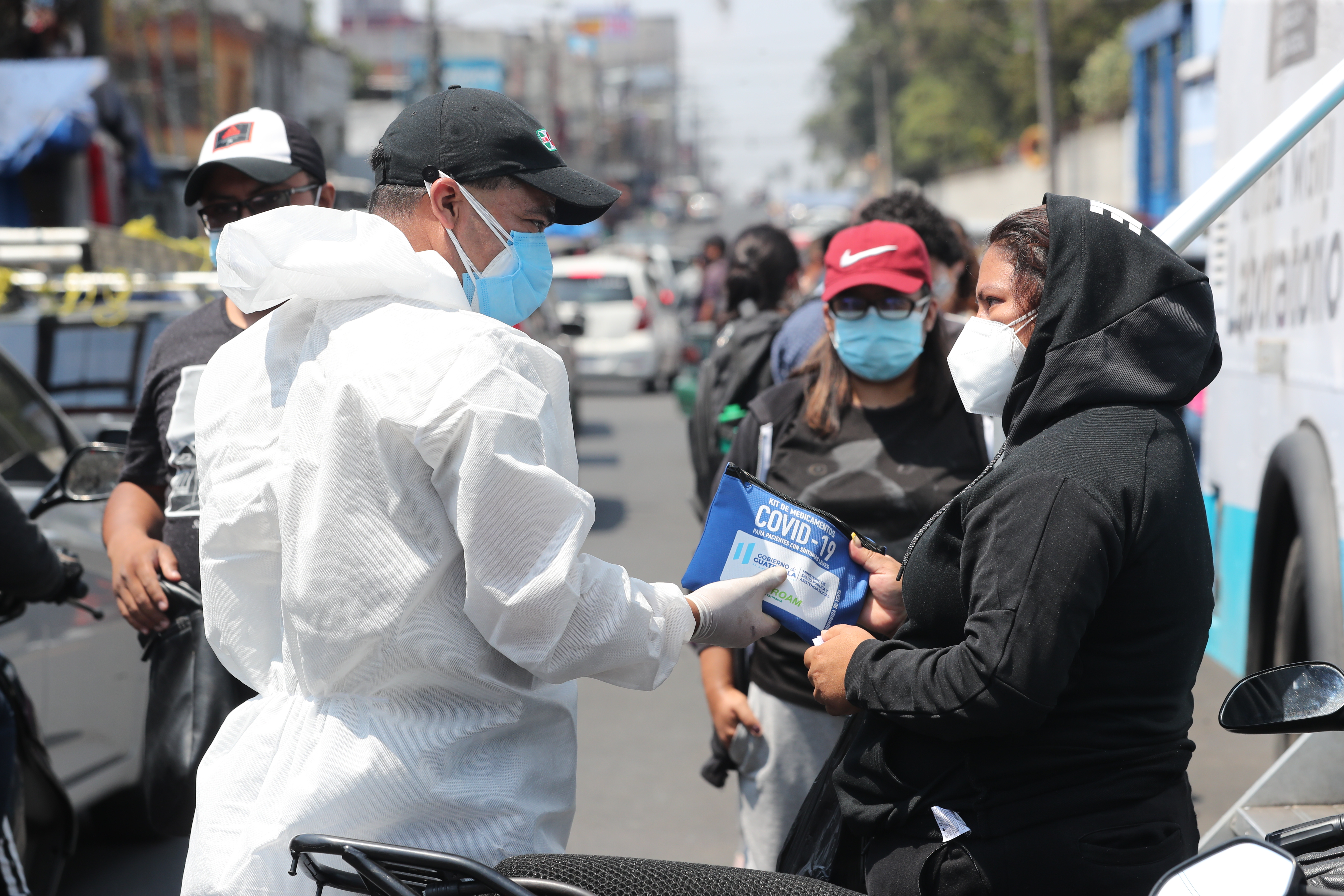 La mayor parte de la población no ha tenido acceso a medicamentos por parte de alguna institución gubernamental. (Foto Prensa Libre: Hemeroteca PL)