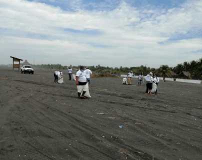 Veraneantes dejan casi 150 toneladas de basura en playas del país durante la Semana Santa