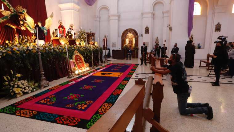 Por segundo año consecutivo, los guatemaltecos vivirán una Semana Santa sin procesiones, debido a la emergencia del coronavirus. Sin embargo, hay actividades en línea que se pueden seguir. (Foto Prensa Libre: Esbin García)