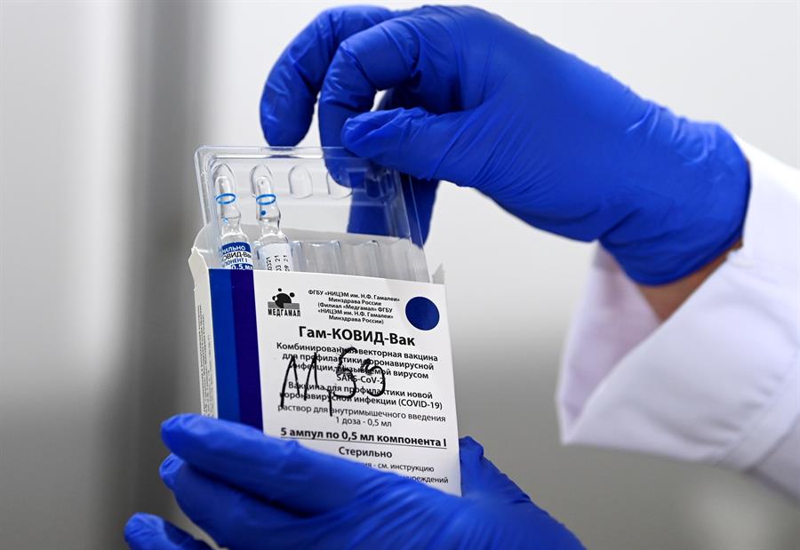 Eslovaquia dijo que no podía determinar la seguridad de un lote de la vacuna rusa Sputnik V. (Foto Prensa Libre: EFE)