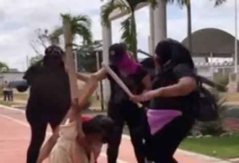 Momento de la agresión a actor de Jesús en México. (Foto Prensa Libre: Tomada de ElTiempo.com)