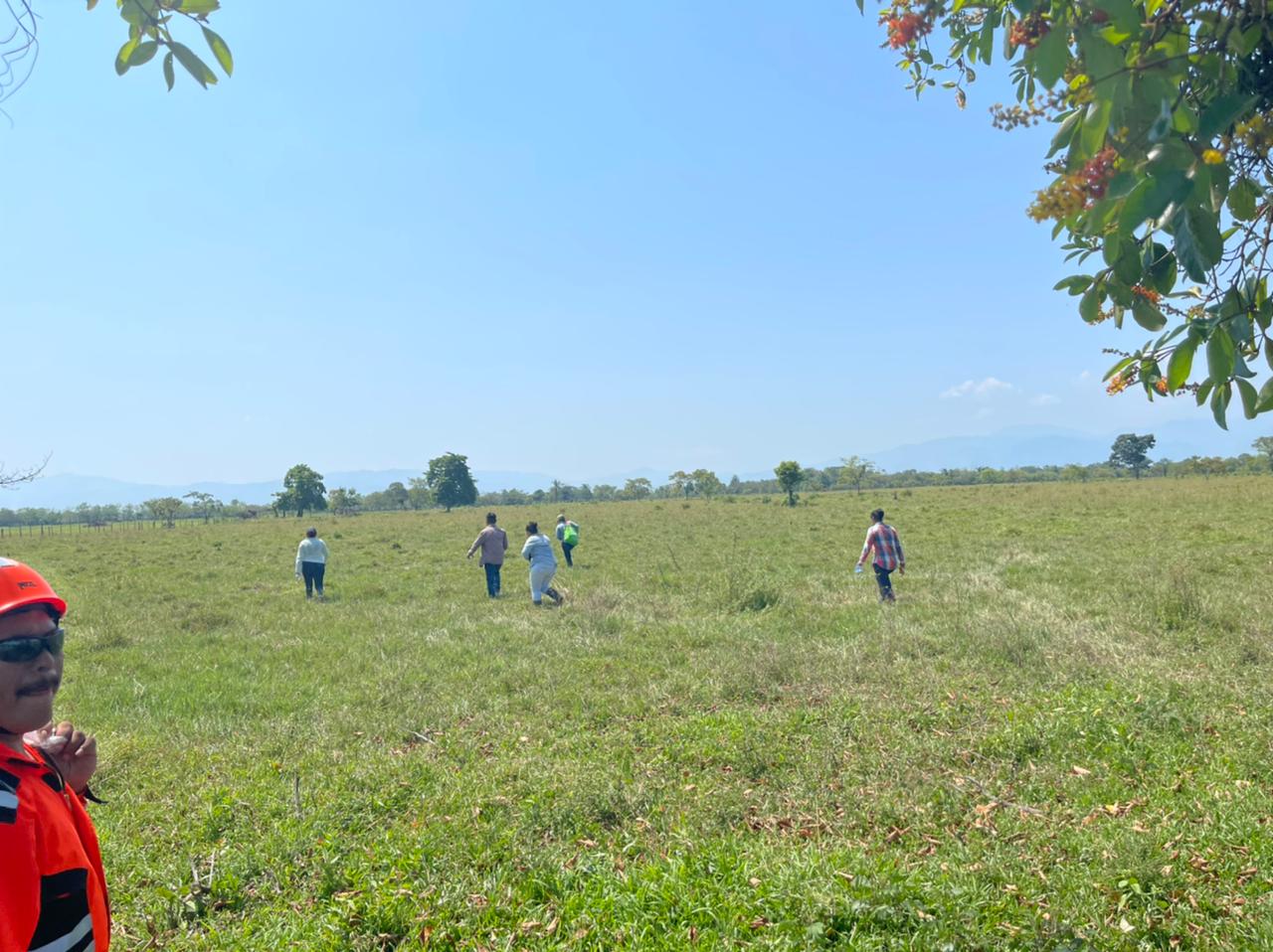 Equipos de búsqueda y rescate de la Conred y la PNC se activaron para dar con el paradero de Emily Torres. (Foto Prensa Libre: Conred)