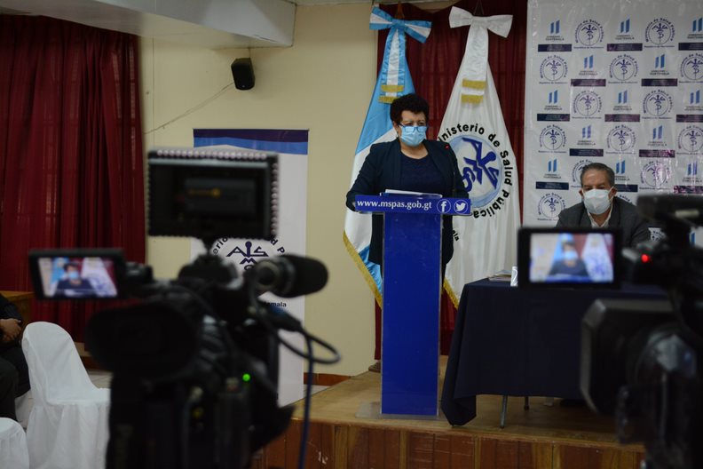 Amelia Flores, ministra de Salud en conferencia de prensa. (Foto: MSPAS)