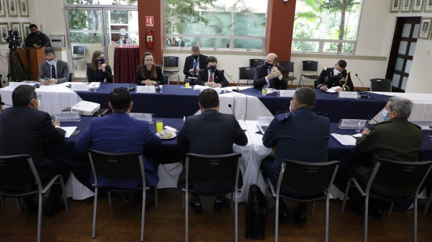 Ricardo Zúñiga, enviado especial de Estados Unidos para el Triángulo Norte de Centroamérica, participó en reuniones temáticas en tres mesas de trabajo. (Foto Prensa Libre: Cortesía Minex)
