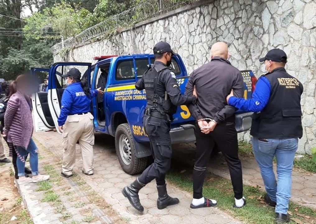 Tres vehículos que fueron robados en México son recuperados en San Lucas Sacatepéquez