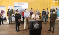 Autoridades de Suchitepéquez anuncian las restricciones para ese departamento. (Foto: Marvin Tunchez)
