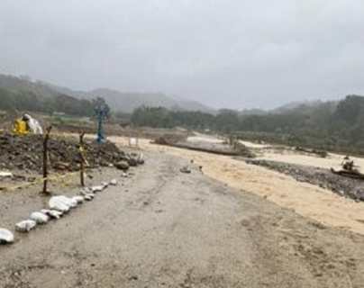 Lluvia provoca desborde de ríos y colapso de un badén en Zacapa