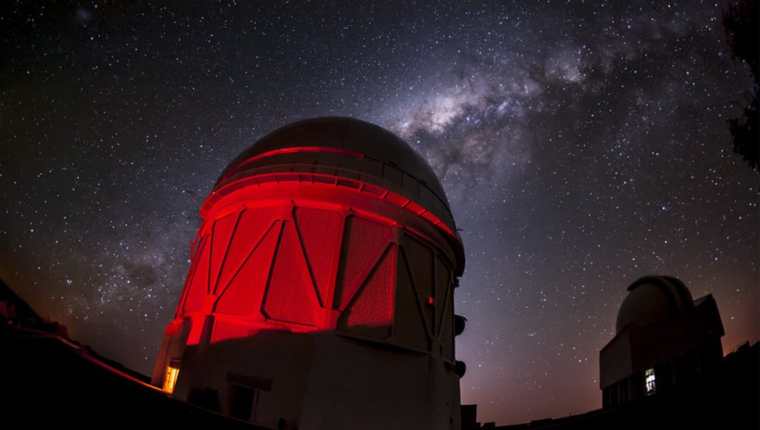 Se estudiaron 100 millones de galaxias con el telescopio Víctor M. Blanco de Chile para realizar el mapa.