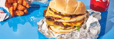 Jimmy Donaldson, conocido como Mr. Beast en YouTube, ha vendido más de un millón de hamburguesas. (Adam Friedlander para The New York Times) 