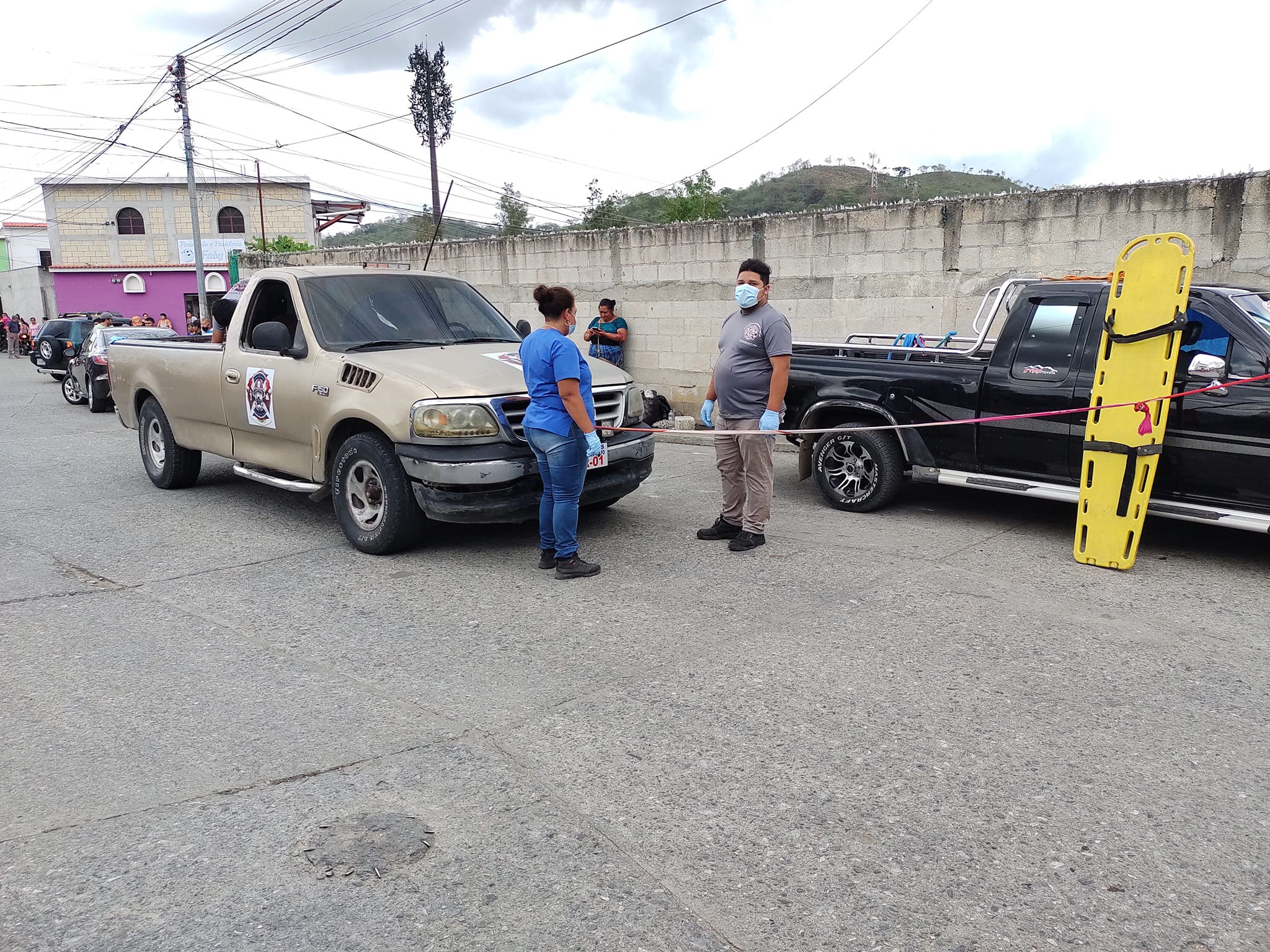 Un hombre fue asesinado en San José del Golfo y los pobladores intentaron linchar al responsable. (Foto Prensa Libre: Cortesía Bomberos de Asemboc de San José del Golfo) 