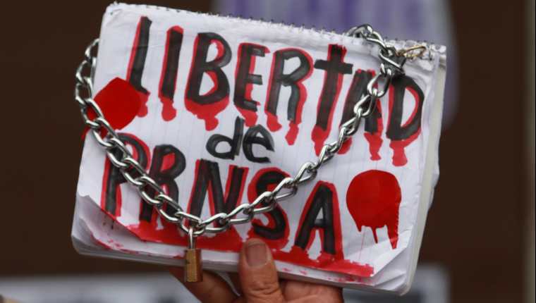 La SIP señala serias amenazas contra la libertad de prensa en la región y Guatemala. (Foto Prensa Libre: EFE)