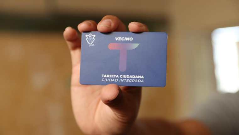 
Mediante el uso de la Tarjeta Ciudadana se sustituye el uso de efectivo en las unidades de Transmetro. (Foto Prensa Libre: Municipalidad de Guatemala)
