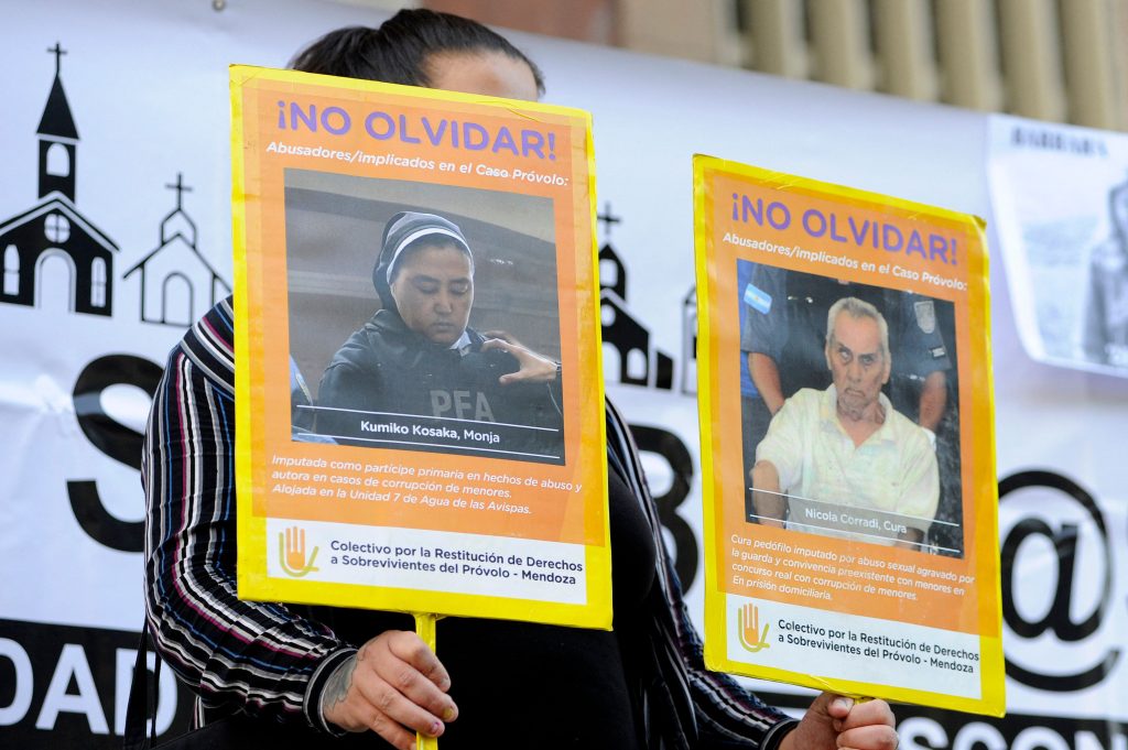 Familiares de las víctimas piden justicia. (Foto Prensa Libre: AFP)
